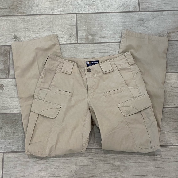 5.11 Stryke women's pants size 4.

Total of 4 pants. 3 khaki and 1 navy blue. - Picture 10 of 13